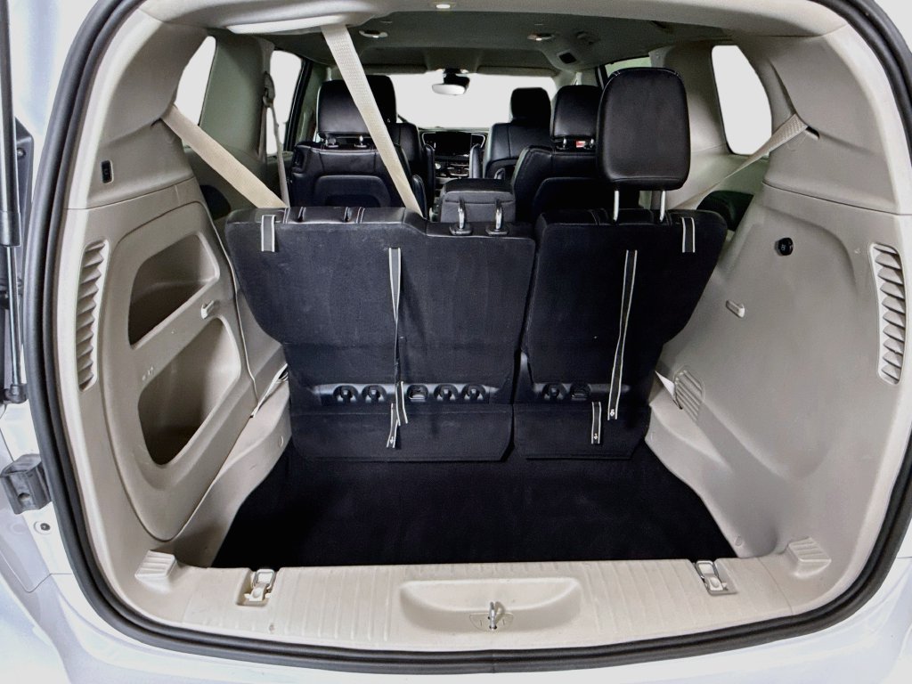 Used 2024 Chrysler Pacifica Touring-L FWD image 28