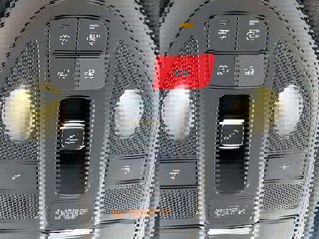 Used 2025 Genesis G70 3.3T Advanced image 37