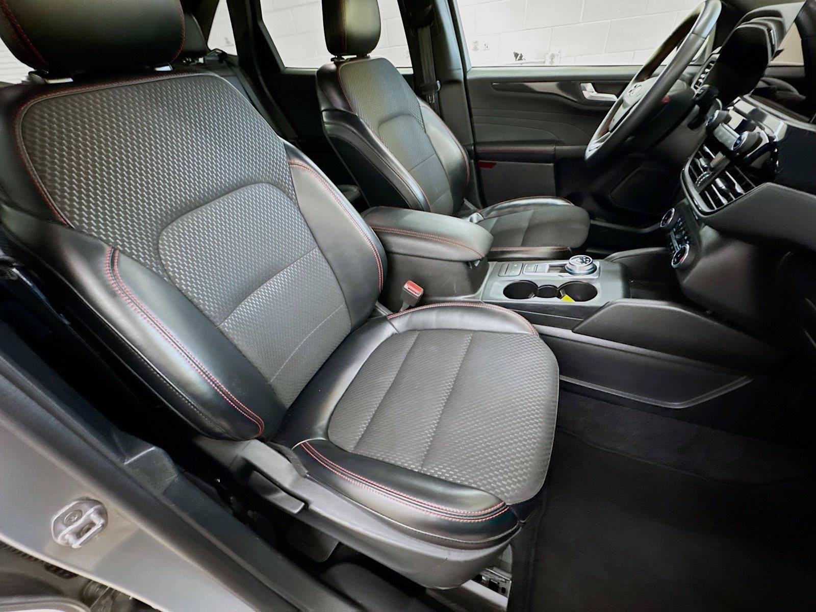 Used 2024 Ford Escape ST-Line AWD/4WD image 25