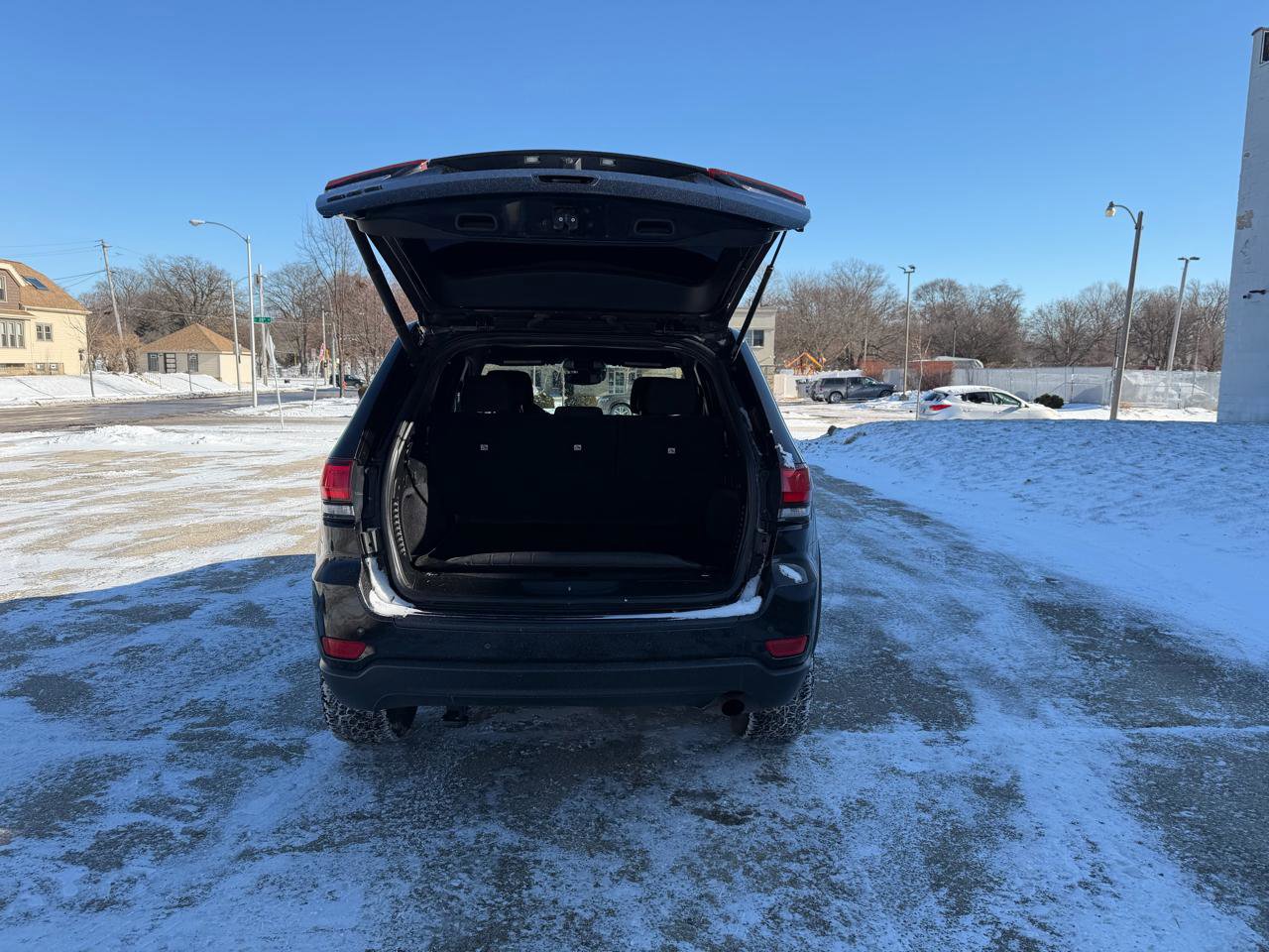 Used 2020 Jeep Grand Cherokee Laredo image 8