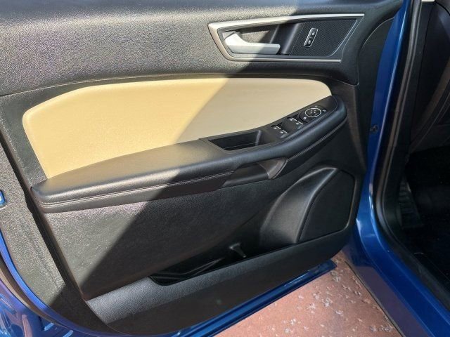 Used 2024 Ford Edge SEL image 9