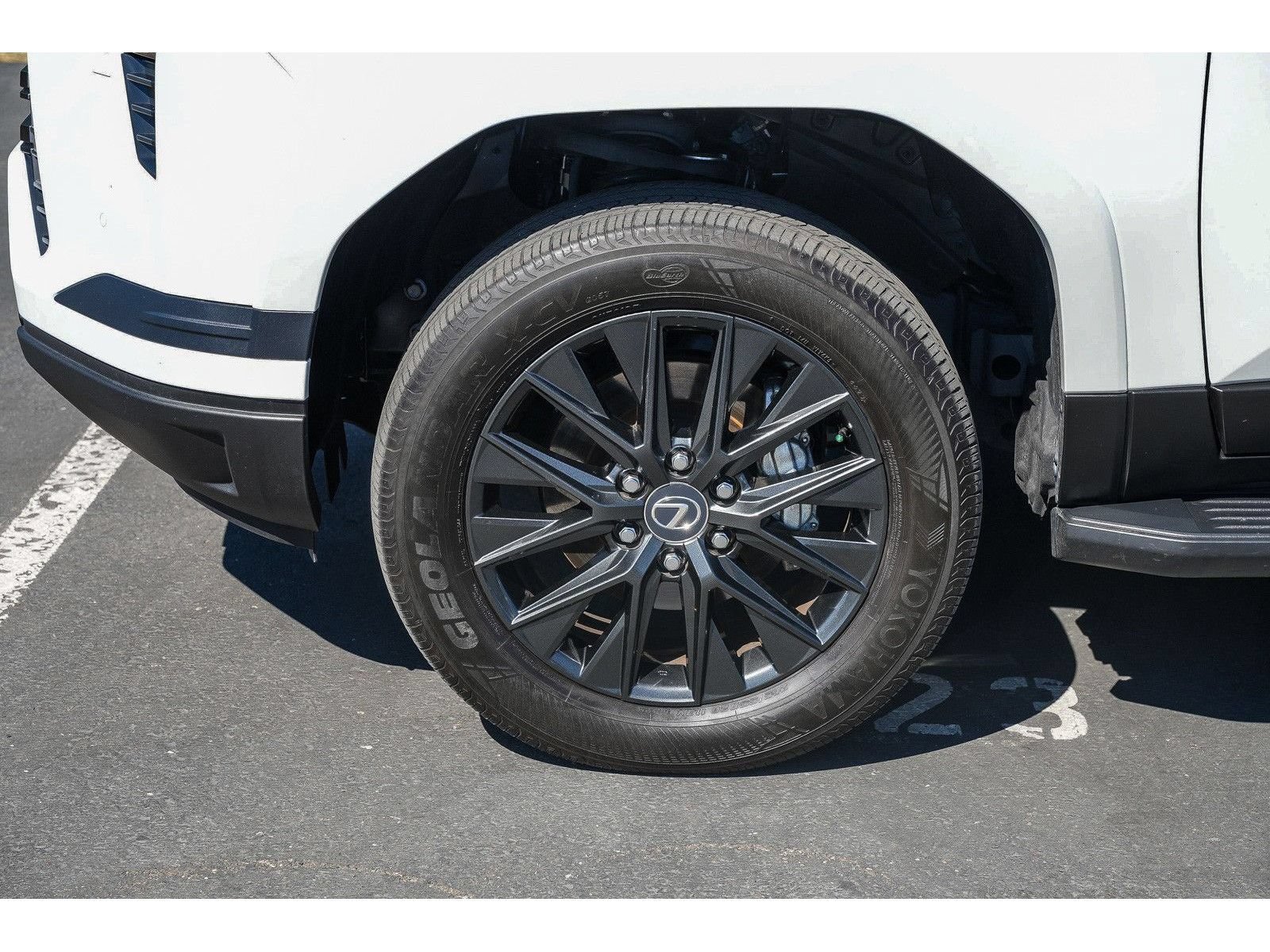Used 2024 Lexus GX 550 w/ Cold Area Package AWD/4WD image 9