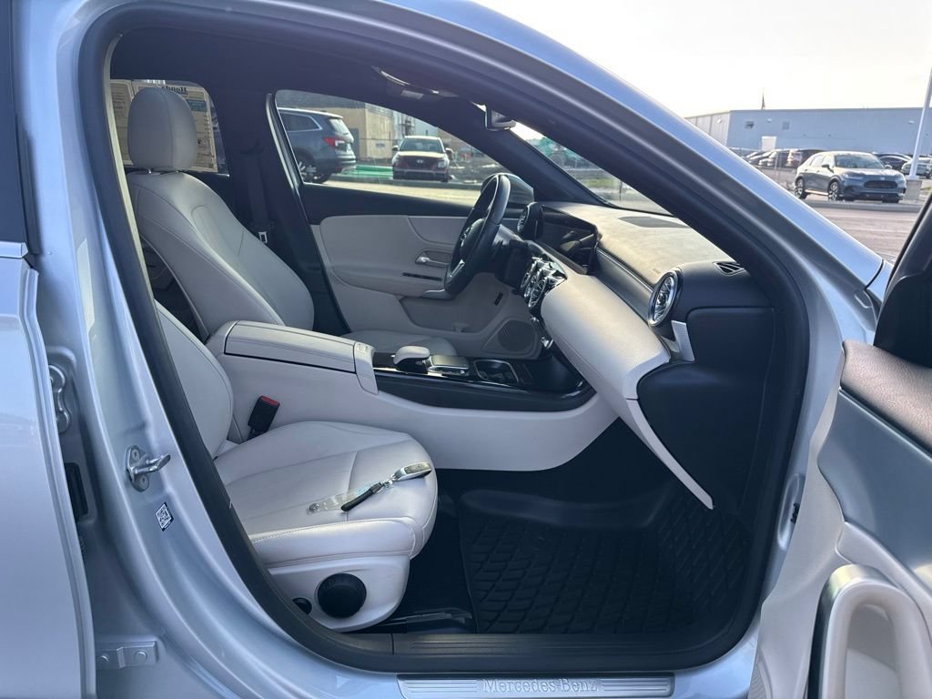 Used 2022 Mercedes-Benz A 220 image 40