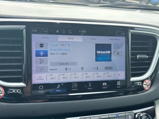 Used 2023 Chrysler Pacifica Touring-L FWD image 35