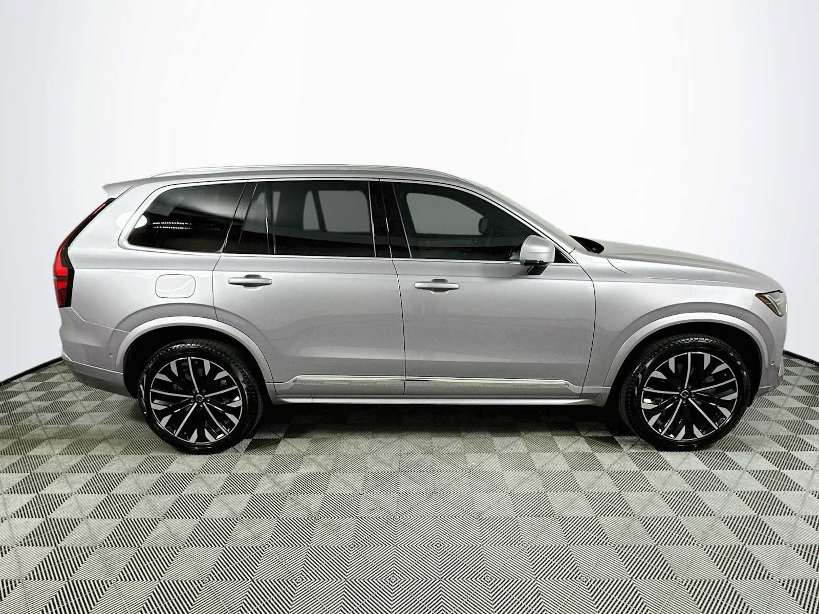 New 2026 Volvo XC90 B5 Plus AWD/4WD image 8