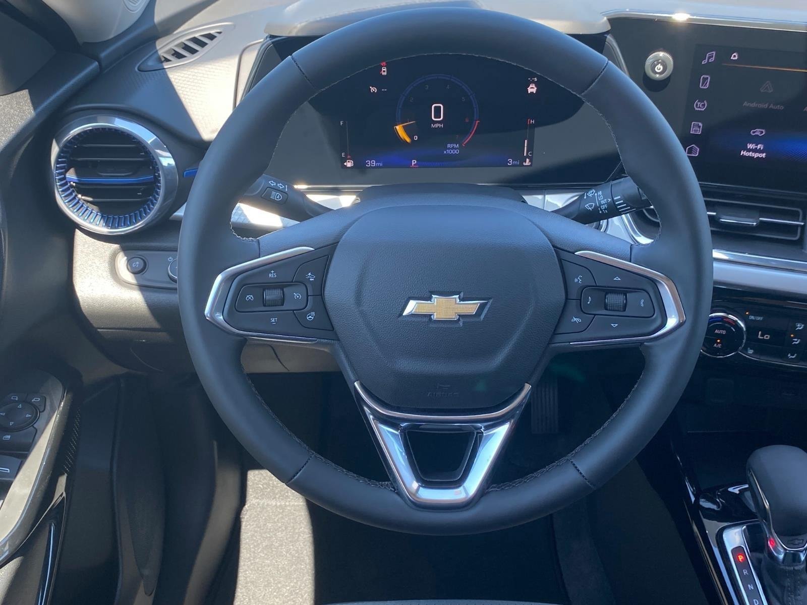 New 2026 Chevrolet Trax LT w/ LT Convenience Package FWD image 8