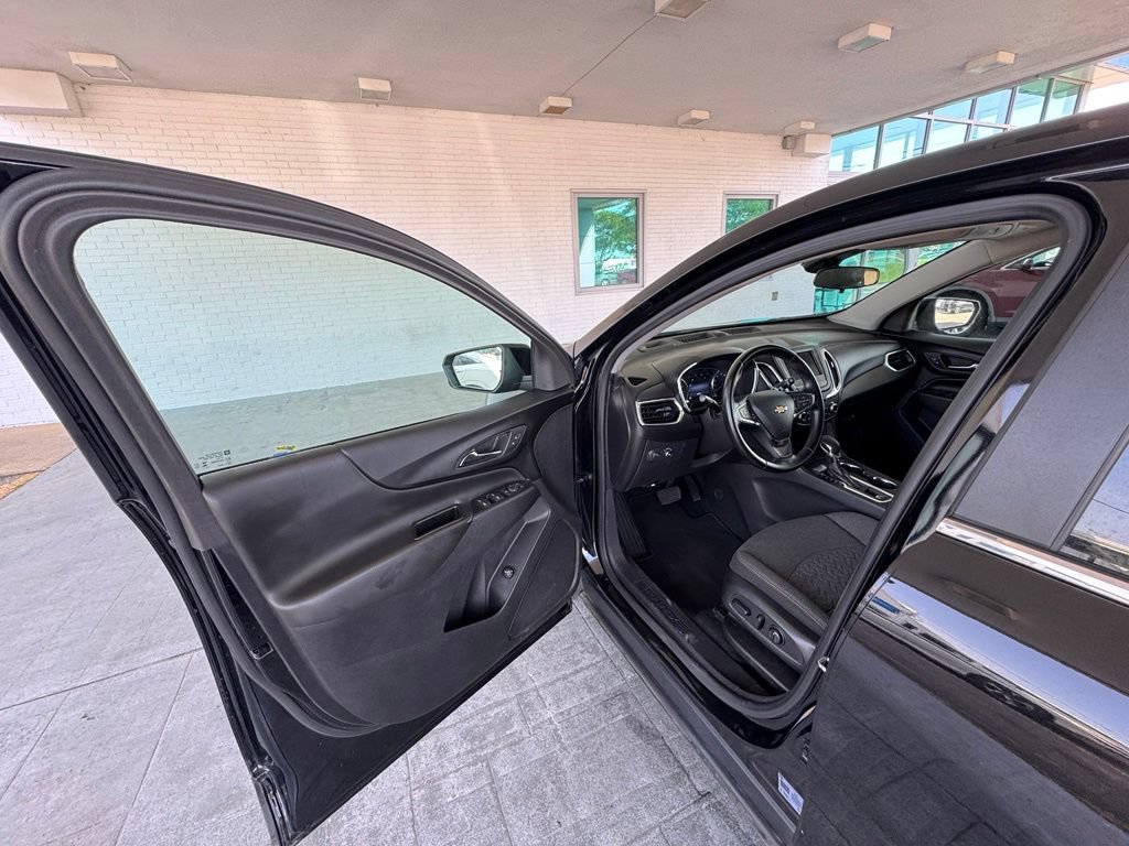Used 2024 Chevrolet Equinox LT FWD image 11