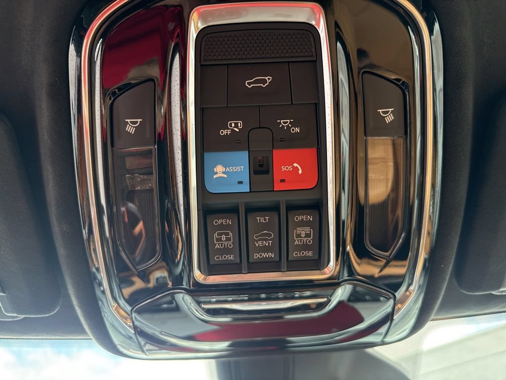 Used 2024 Jeep Grand Cherokee Summit AWD/4WD image 29