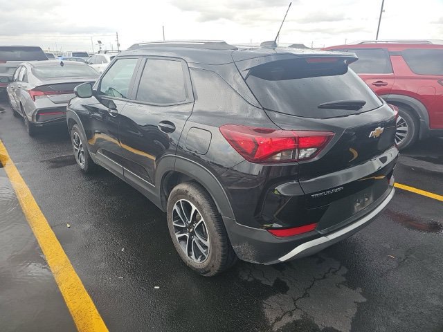 Used 2026 Chevrolet TrailBlazer LT FWD image 2