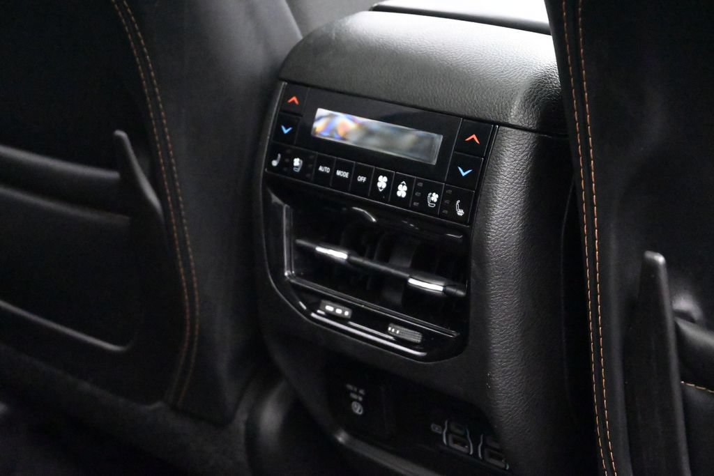 Used 2022 Jeep Grand Cherokee Summit AWD/4WD image 20