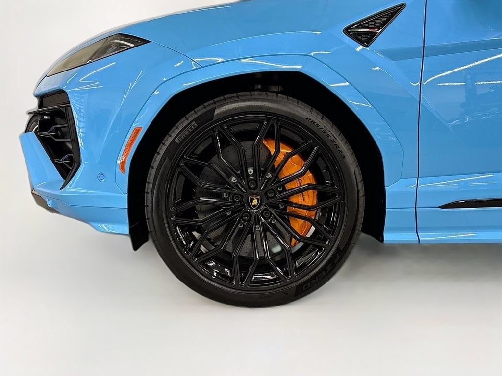 Used 2025 Lamborghini Urus SE AWD/4WD image 32