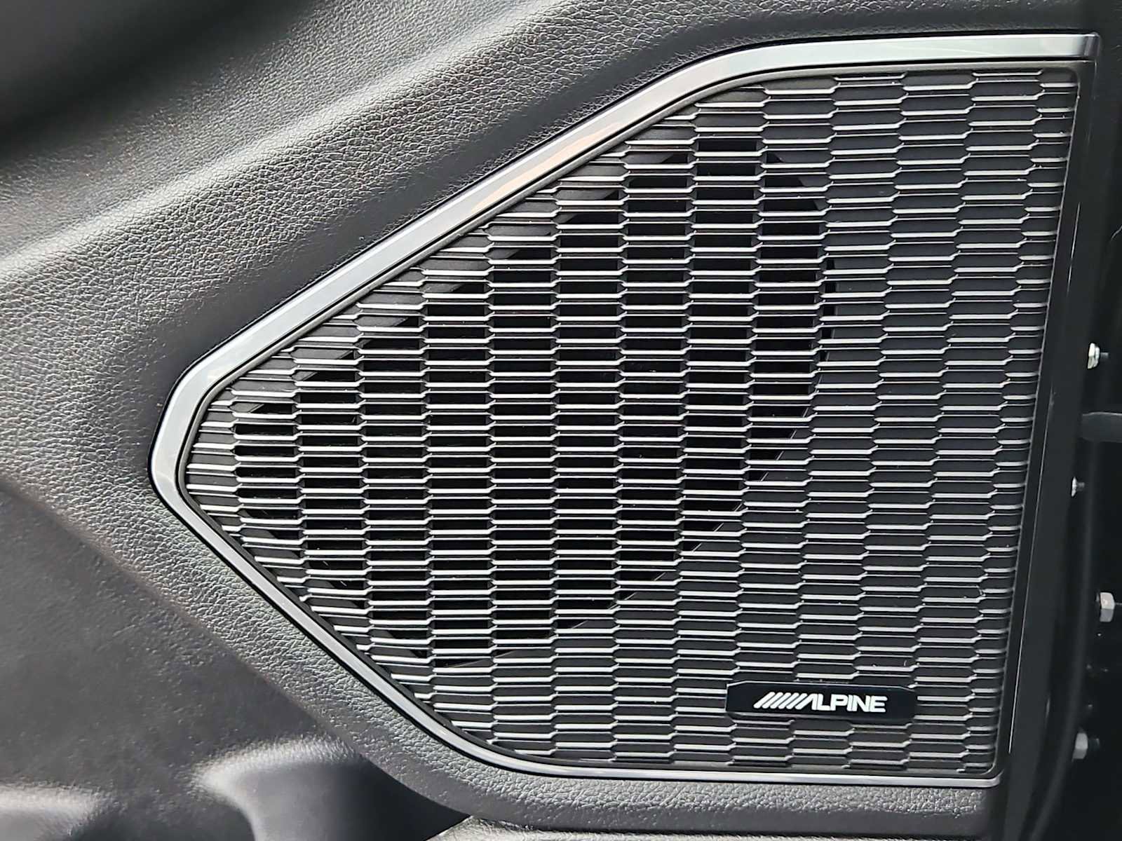 Used 2023 Jeep Grand Cherokee Overland image 32