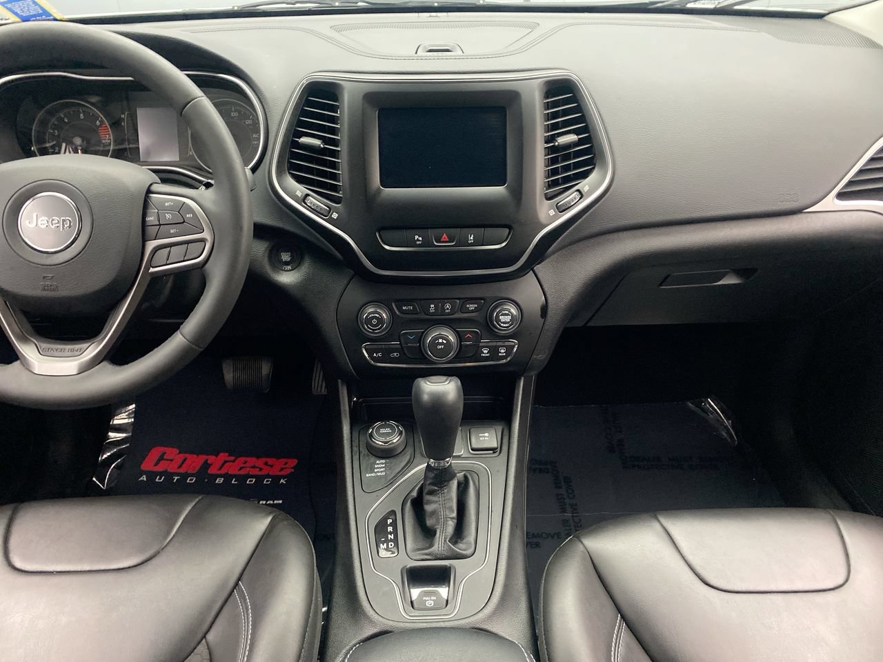Used 2021 Jeep Cherokee Latitude Plus AWD/4WD image 21