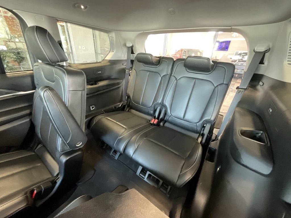 Used 2022 Jeep Grand Cherokee L Limited w/ Luxury Tech Group II image 24