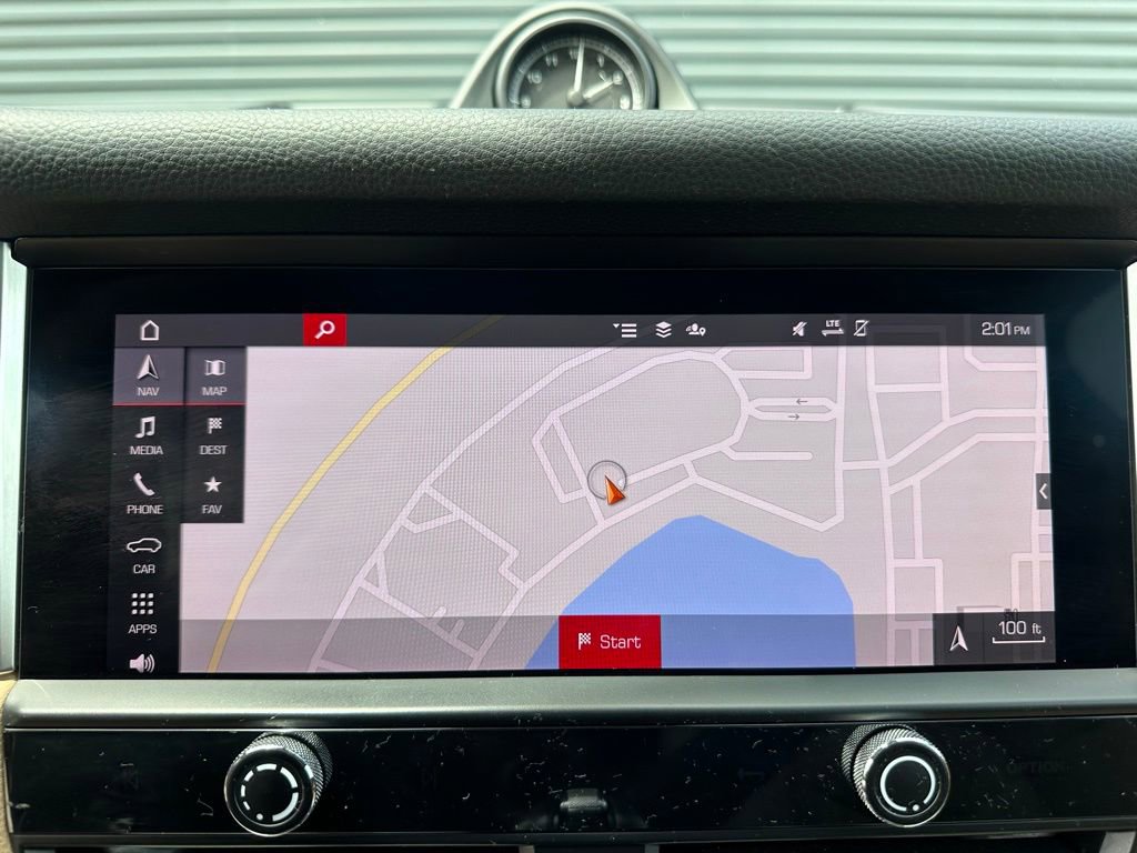 Certified 2023 Porsche Macan AWD/4WD image 31