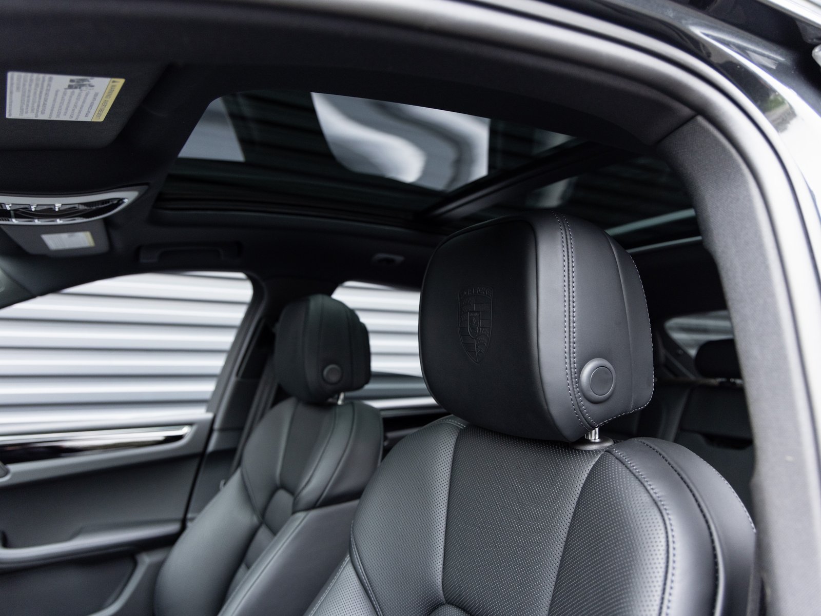 Certified 2026 Porsche Macan AWD/4WD image 25