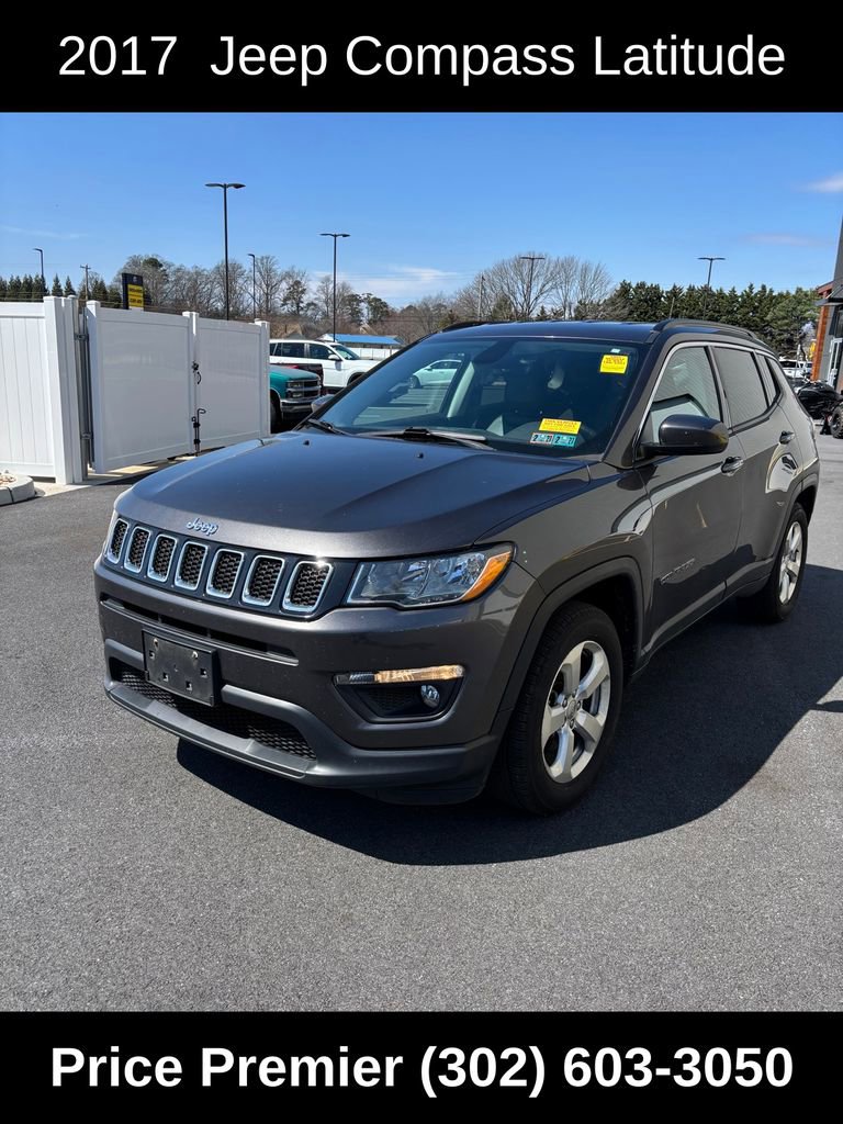 Used 2017 Jeep Compass Latitude image 1