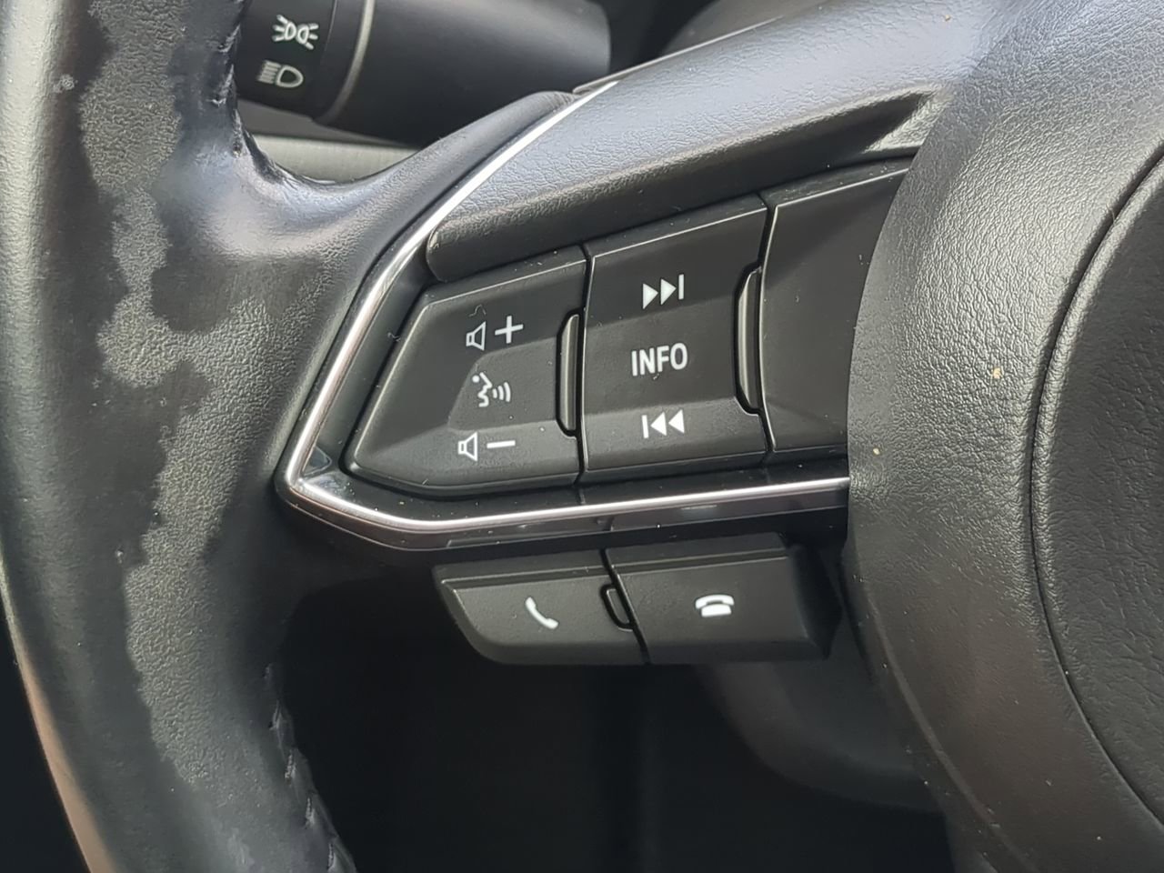 Used 2018 MAZDA MAZDA3 Touring FWD image 21
