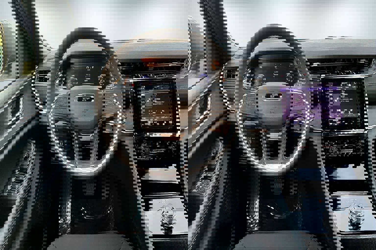 New 2025 Jeep Grand Cherokee L Laredo w/ Luxury Tech Group I image 15