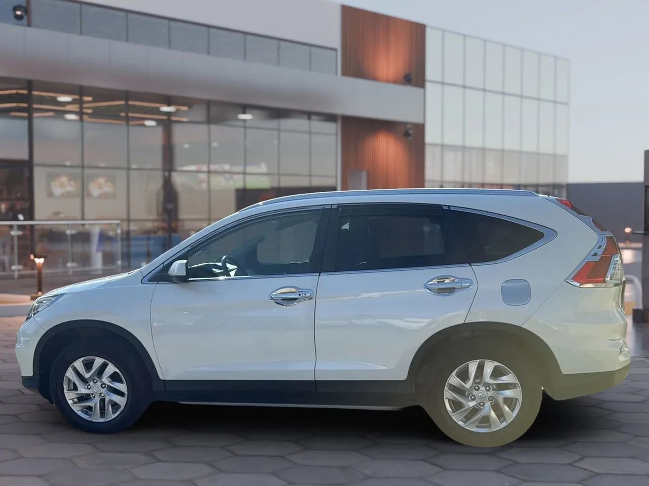 Used 2016 Honda CR-V EX-L image 4