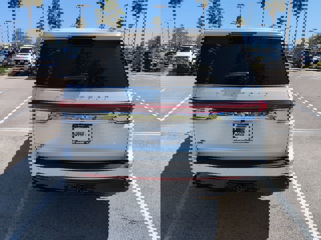 Certified 2023 Lincoln Navigator L Reserve image 5