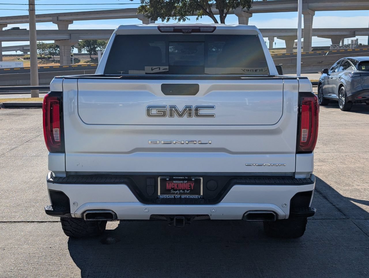 Used 2023 GMC Sierra 1500 Denali Ultimate AWD/4WD image 5