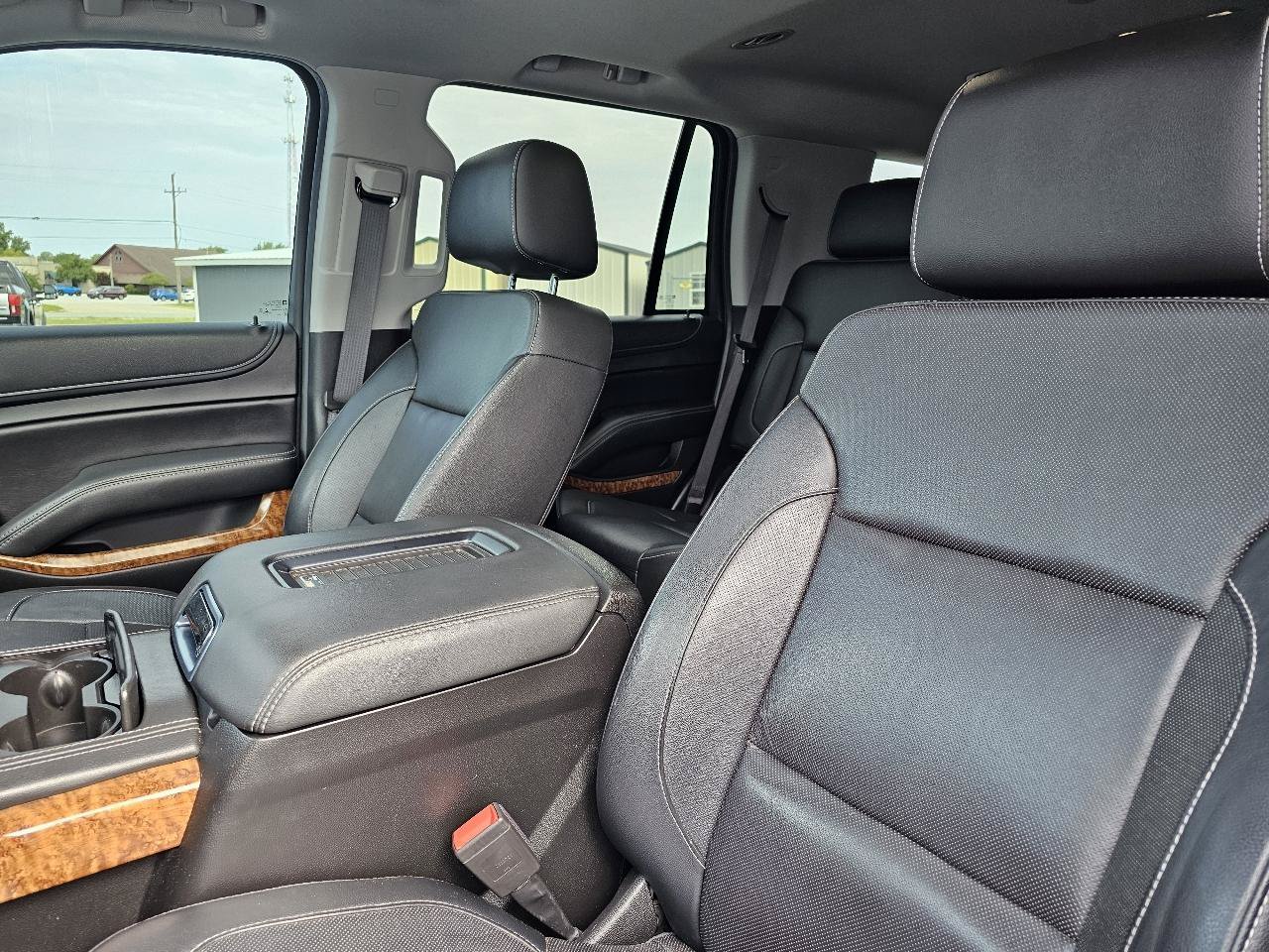 Used 2018 Chevrolet Tahoe Premier w/ RST 6.2L Performance Edition AWD/4WD image 9