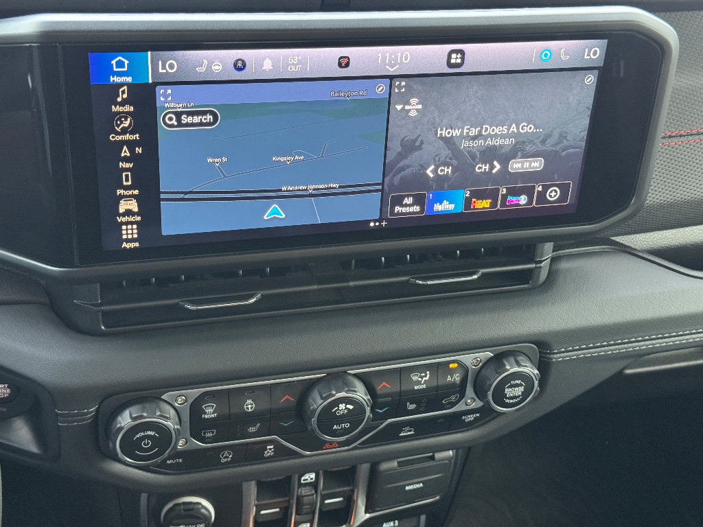 Used 2024 Jeep Gladiator Rubicon w/ Technology Group image 15