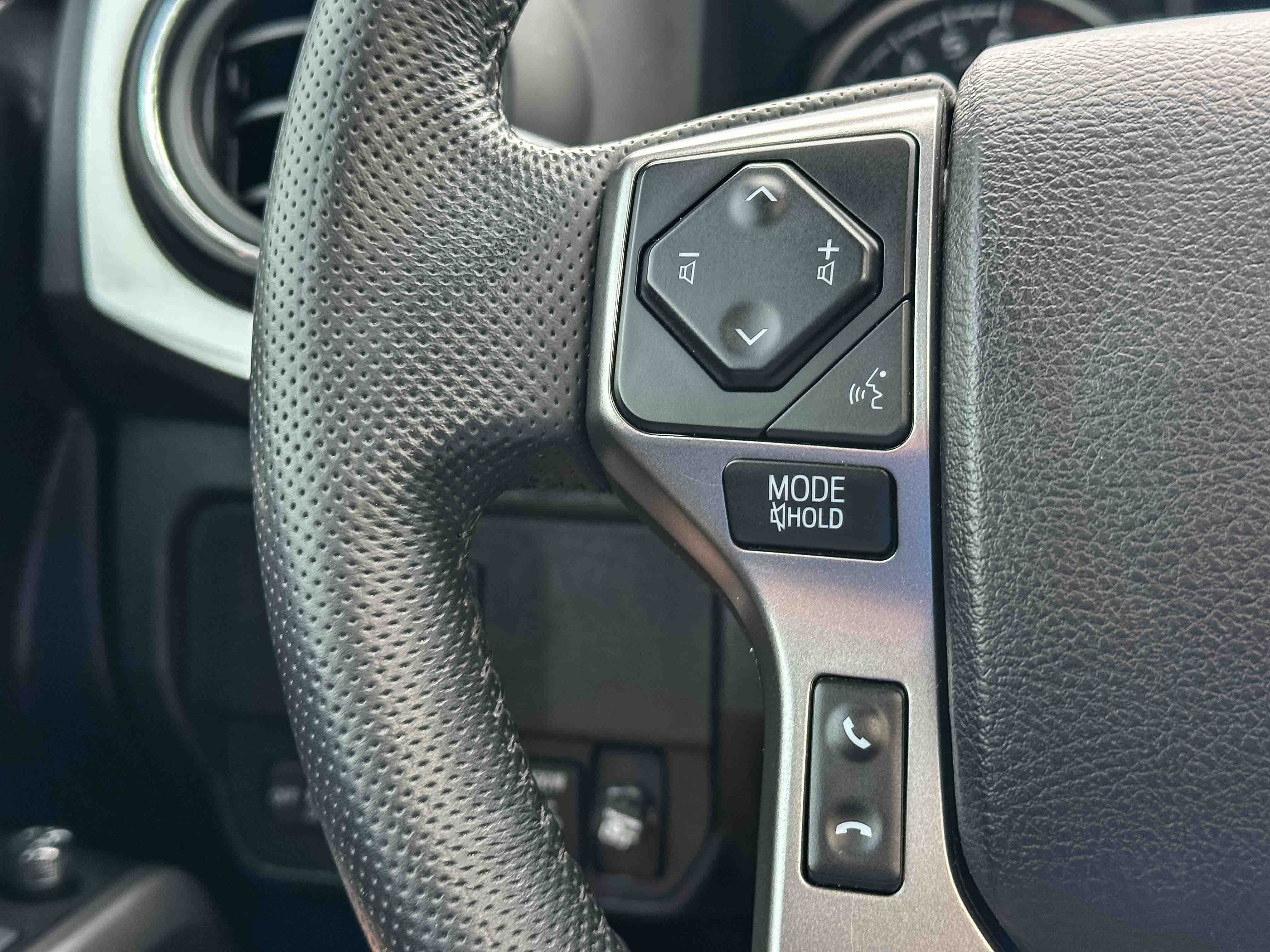 Used 2021 Toyota Tacoma Limited RWD image 30