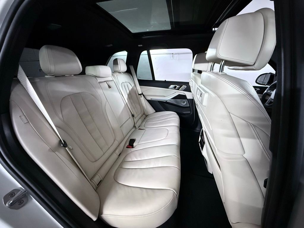 Used 2020 BMW X5 xDrive50i w/ Executive Package image 25
