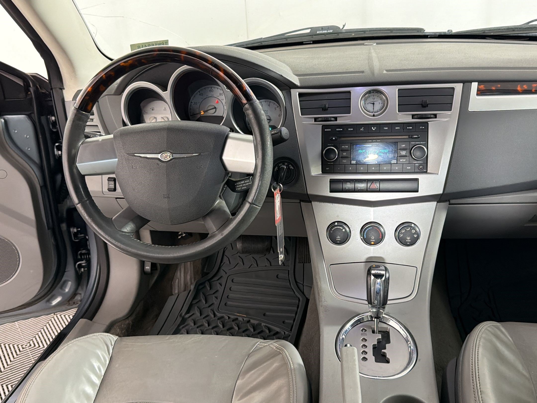Used 2008 Chrysler Sebring Limited FWD image 25