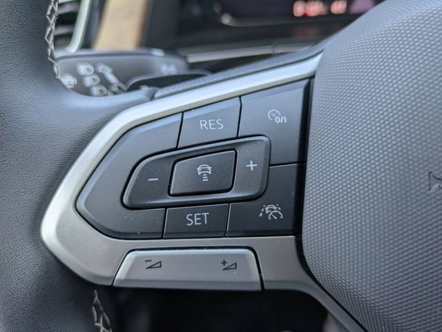 Certified 2025 Volkswagen Atlas SE w/ Black Wheel Package image 27