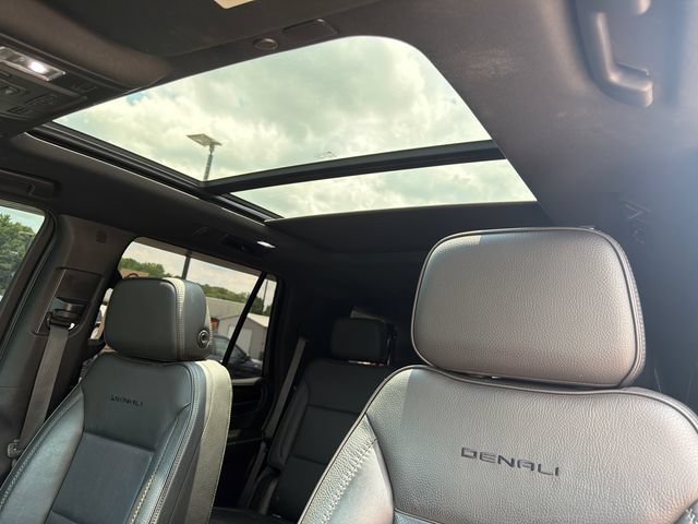 Used 2021 GMC Yukon Denali w/ Denali Premium Package AWD/4WD image 36