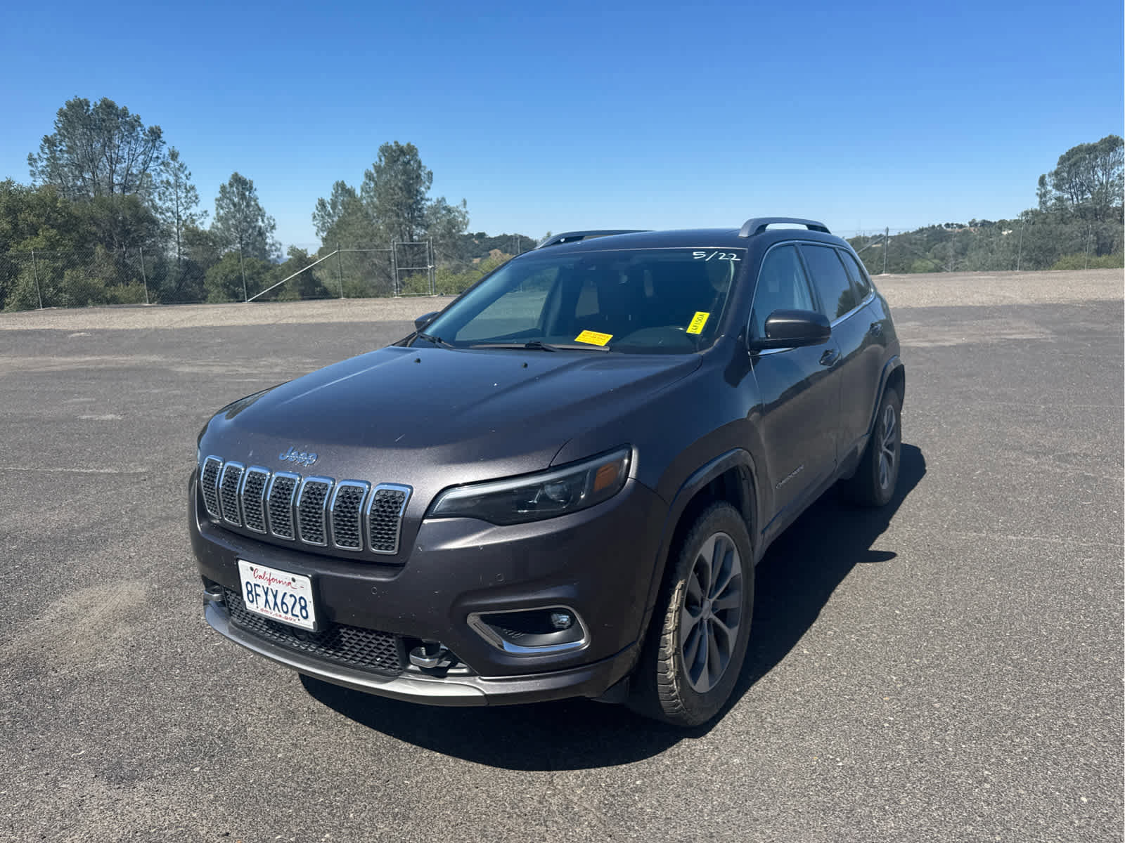 Used 2019 Jeep Cherokee Overland w/ Technology Group AWD/4WD image 1