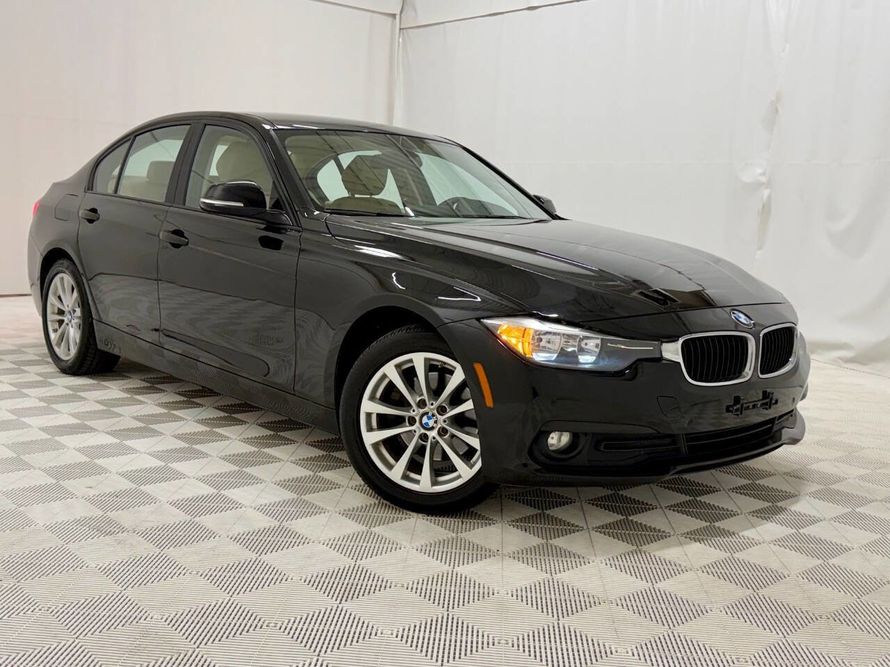 Used 2016 BMW 320i Sedan image 22
