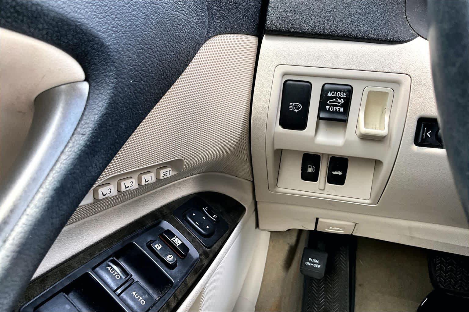 Used 2010 Lexus IS 350C RWD image 33