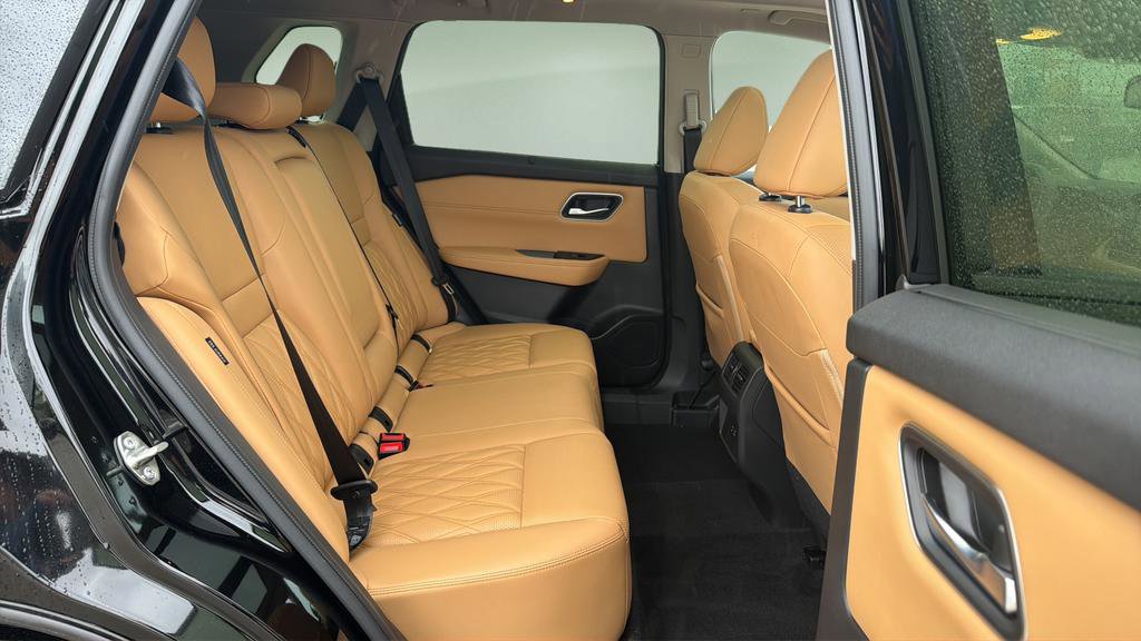 Certified 2023 Nissan Rogue Platinum AWD/4WD image 17