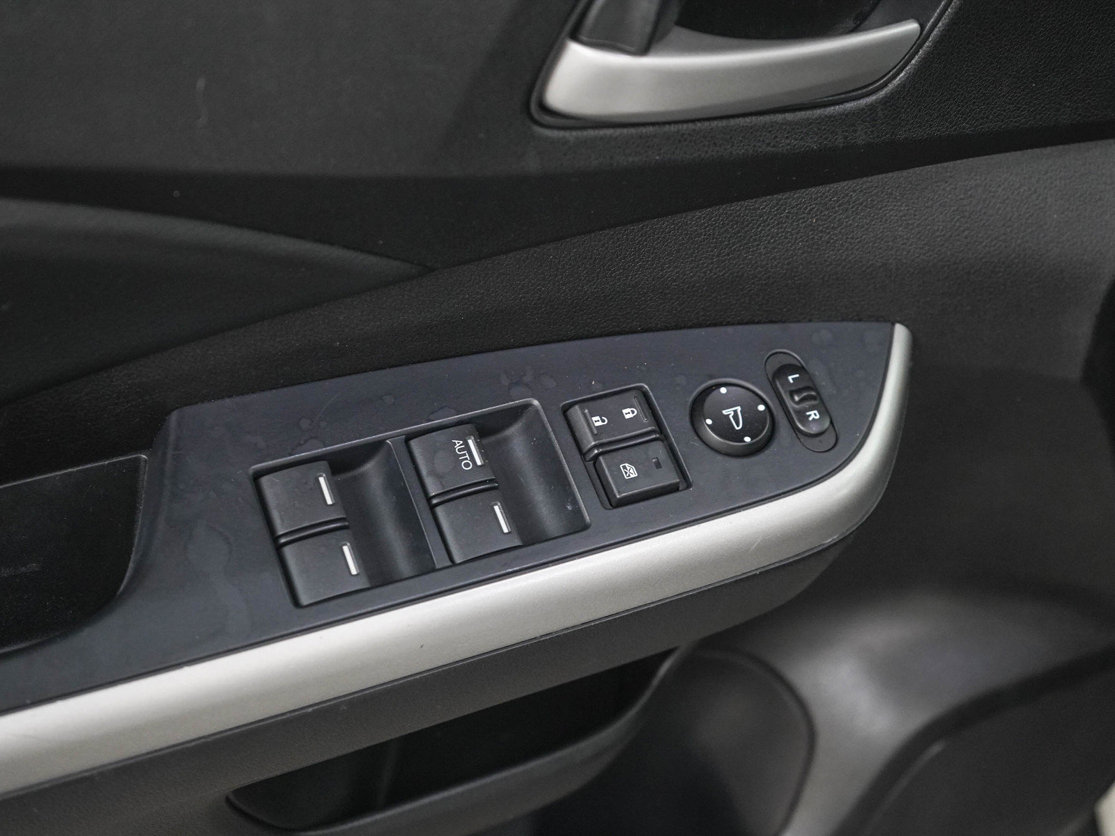 Used 2014 Honda CR-V EX-L image 19