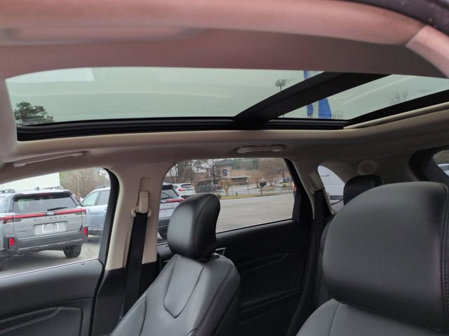 Used 2017 Ford Edge Titanium w/ Equipment Group 301A image 16