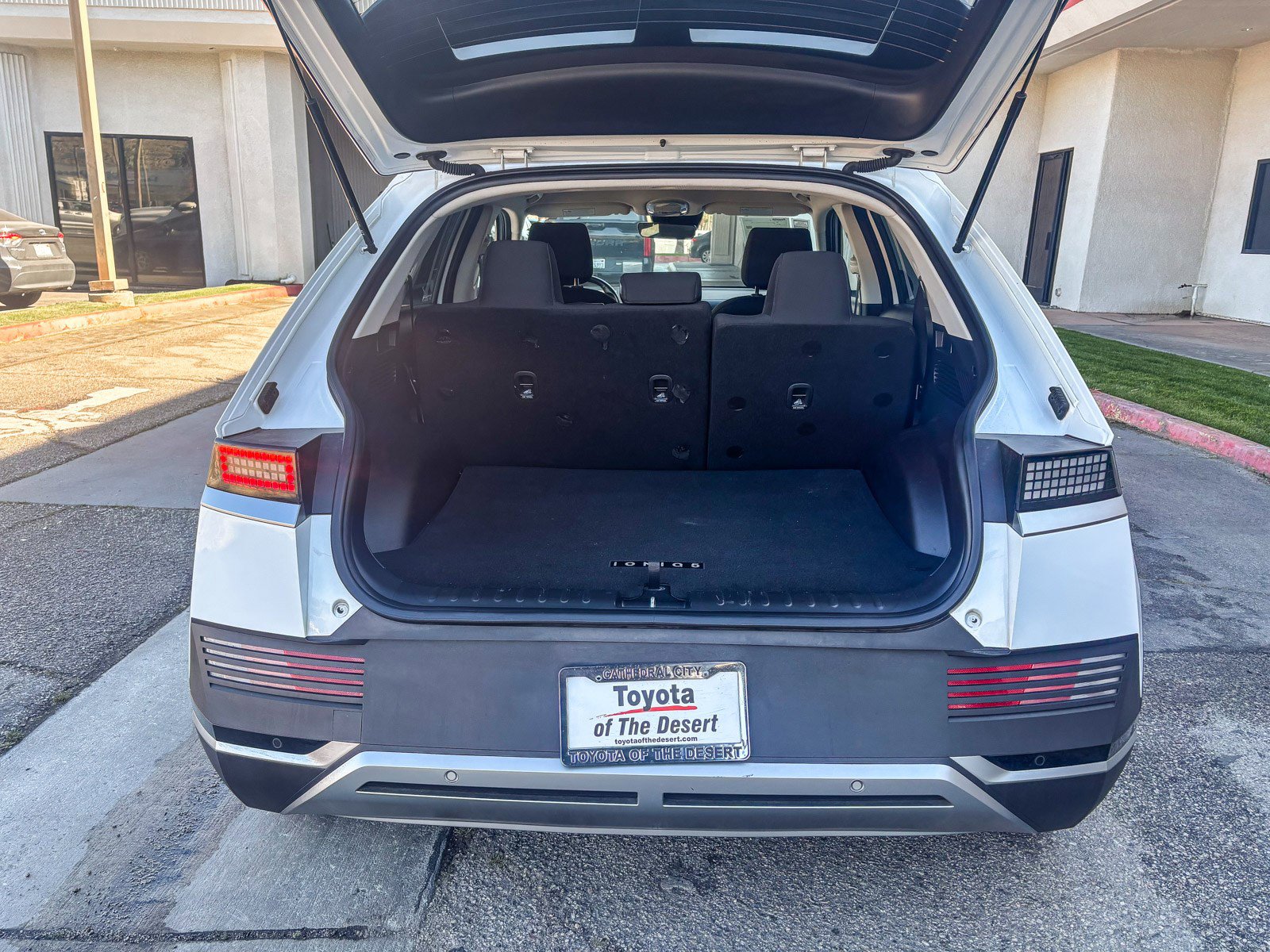 Used 2022 Hyundai Ioniq 5 SE w/ Cargo Package image 13