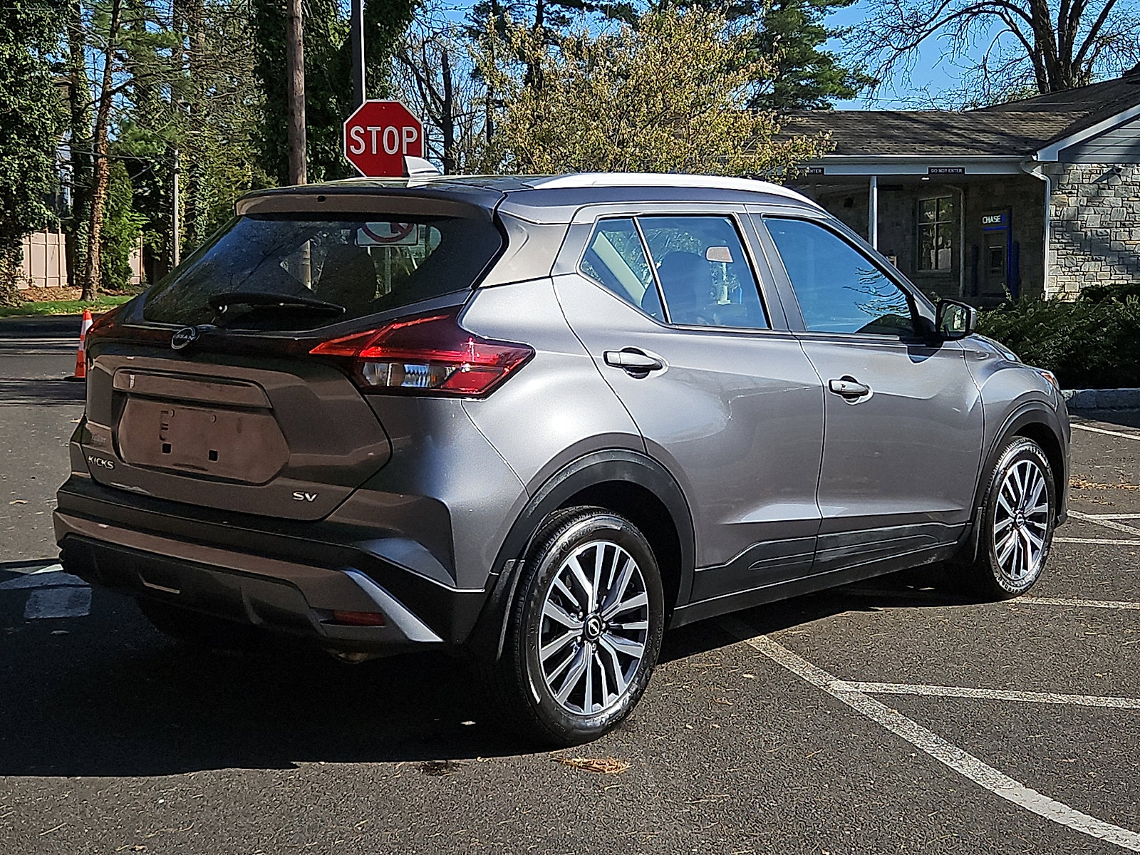 Certified 2023 Nissan Kicks SV image 6