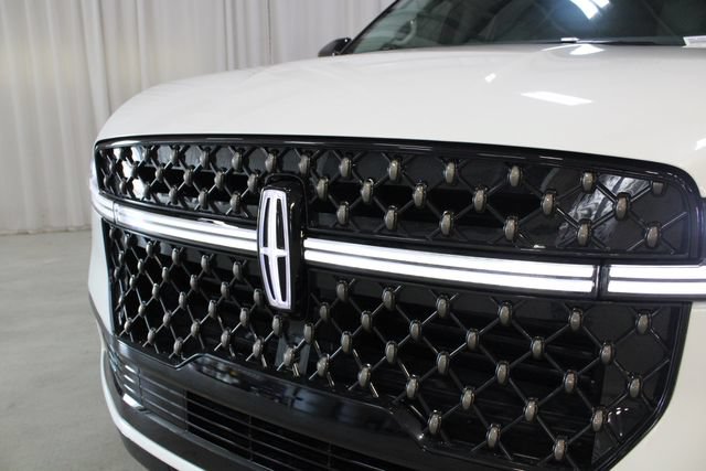 New 2027 Lincoln Navigator L Black Label w/ Black Label Special Edition AWD/4WD image 34