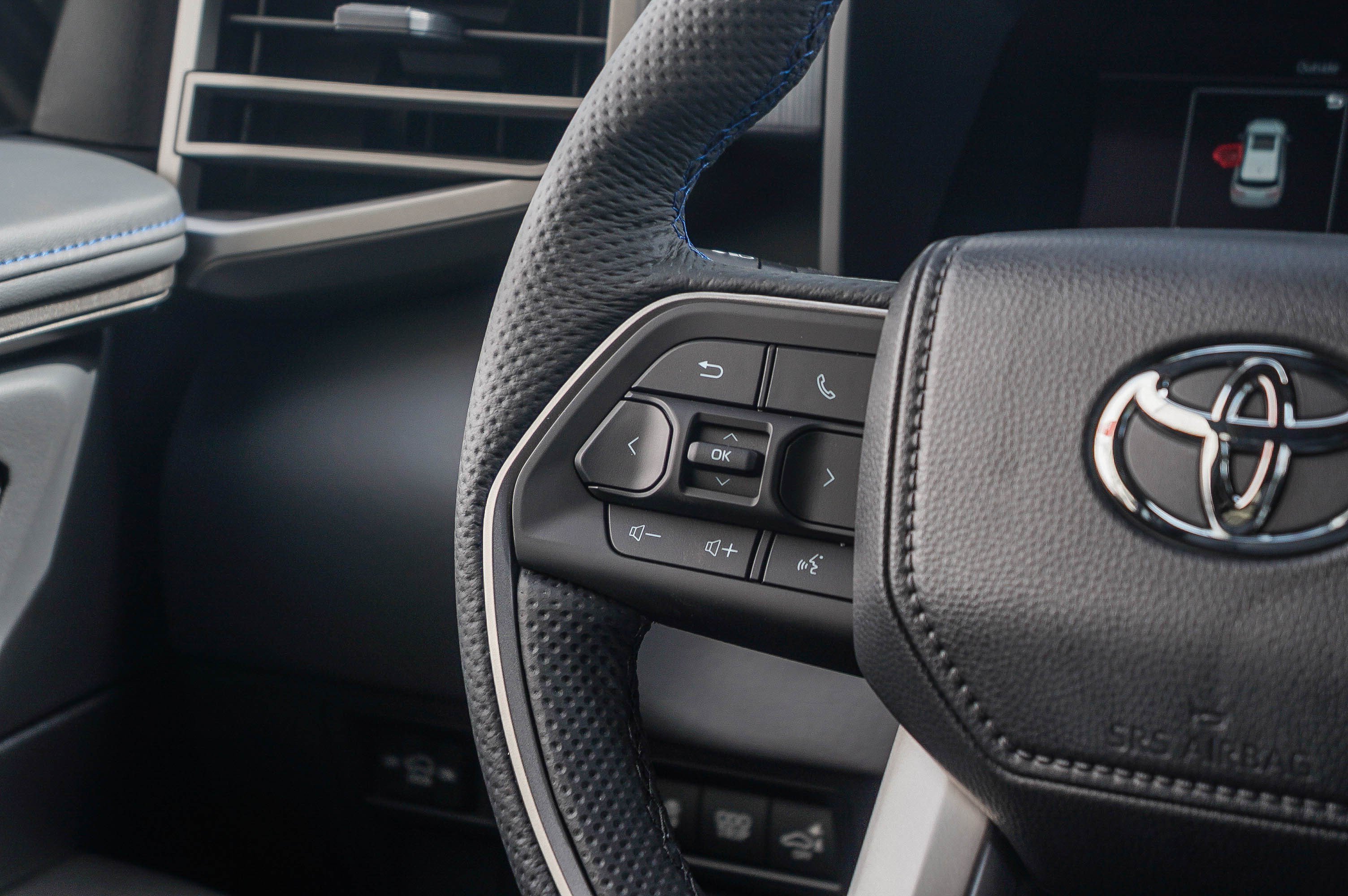 New 2026 Toyota Sequoia Platinum AWD/4WD image 18