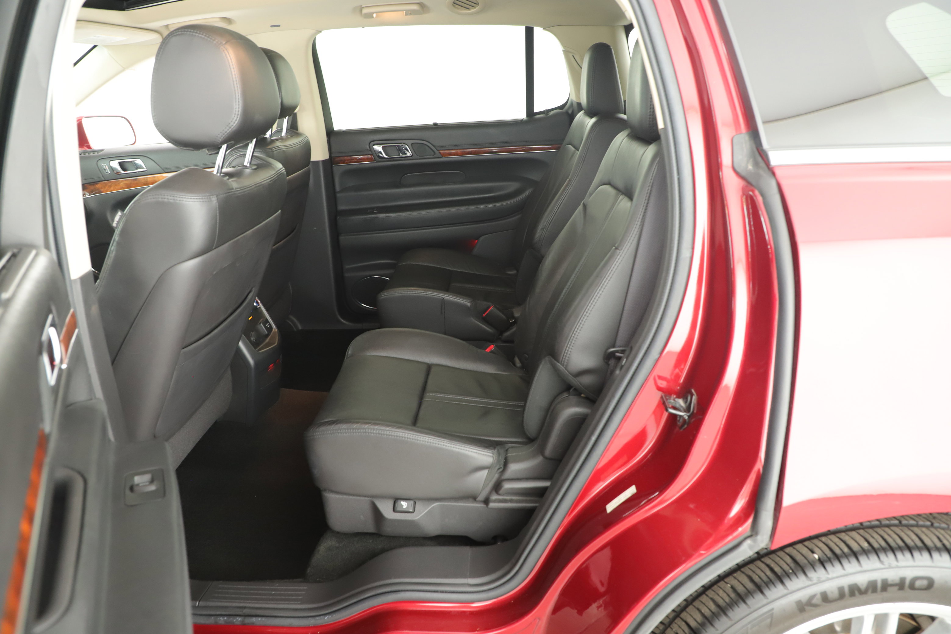 Used 2016 Lincoln MKT AWD w/ Equipment Group 201A image 7