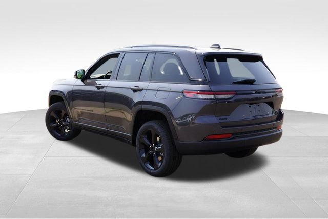 New 2025 Jeep Grand Cherokee Limited w/ Black Appearance Package image 5