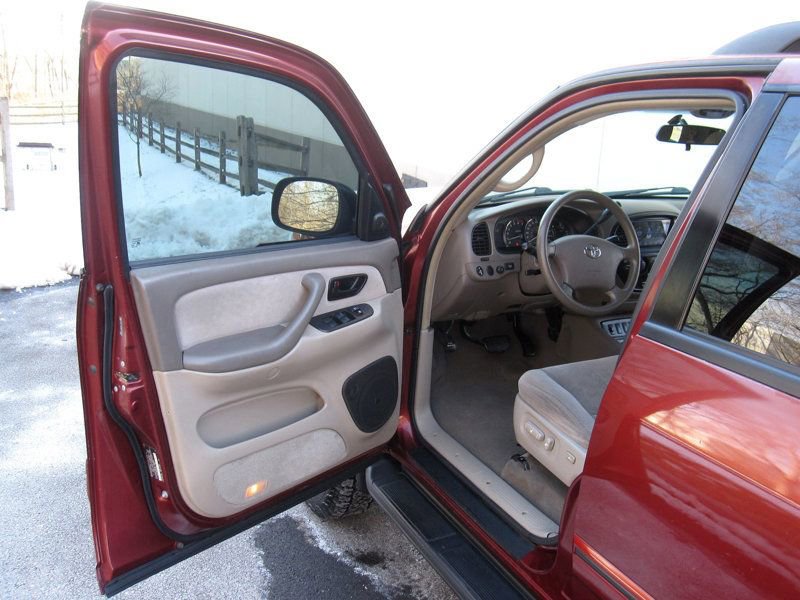 Used 2006 Toyota Sequoia SR5 RWD image 17