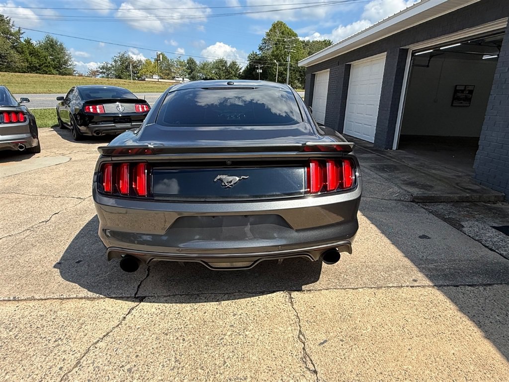 Used 2015 Ford Mustang GT RWD image 4