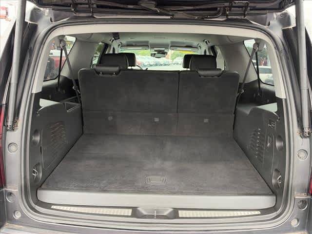 Used 2017 Chevrolet Suburban LT w/ Luxury Package AWD/4WD image 5