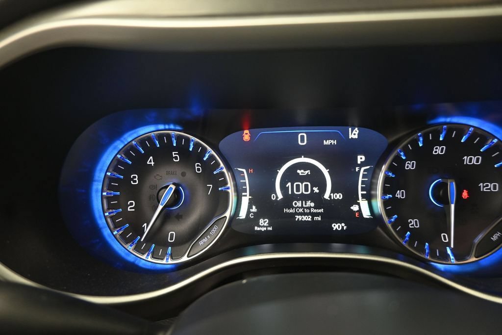 Used 2023 Chrysler Pacifica Touring-L FWD image 19