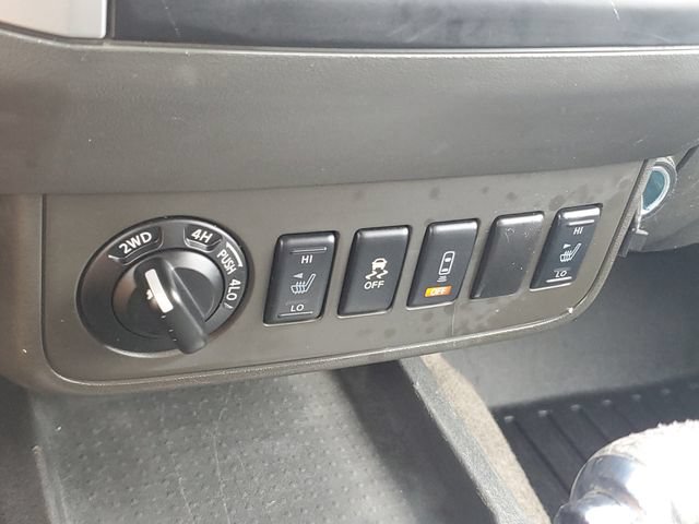 Used 2016 Nissan Frontier SV w/ SV Value Truck Package AWD/4WD image 27